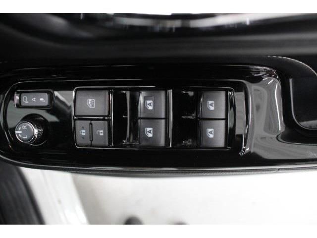 TOYOTA ESQUIRE HYBRID 2017 Image 31