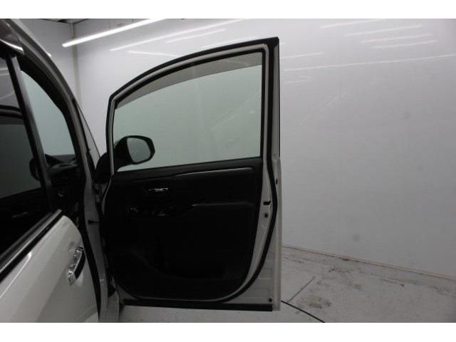 TOYOTA ESQUIRE HYBRID 2017 Image 31