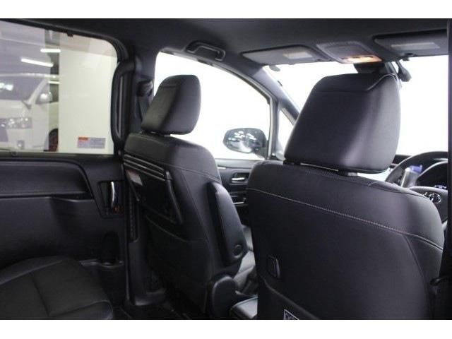 TOYOTA ESQUIRE HYBRID 2017 Image 31