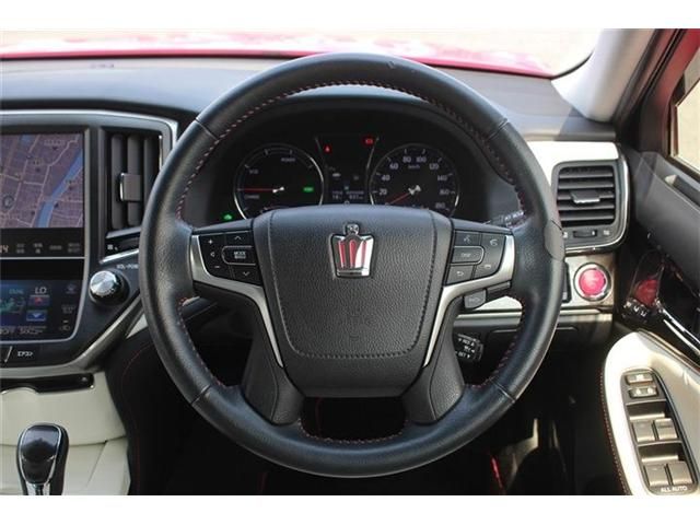 TOYOTA CROWN SEDAN HYBRID 2013 Image 31