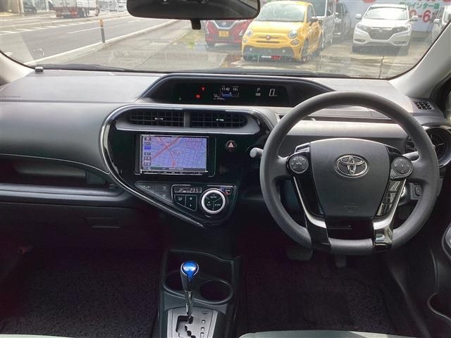 TOYOTA AQUA 2017 Image 31