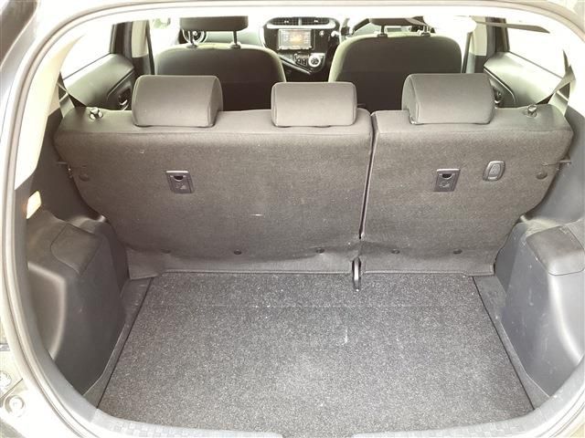 TOYOTA AQUA 2017 Image 31