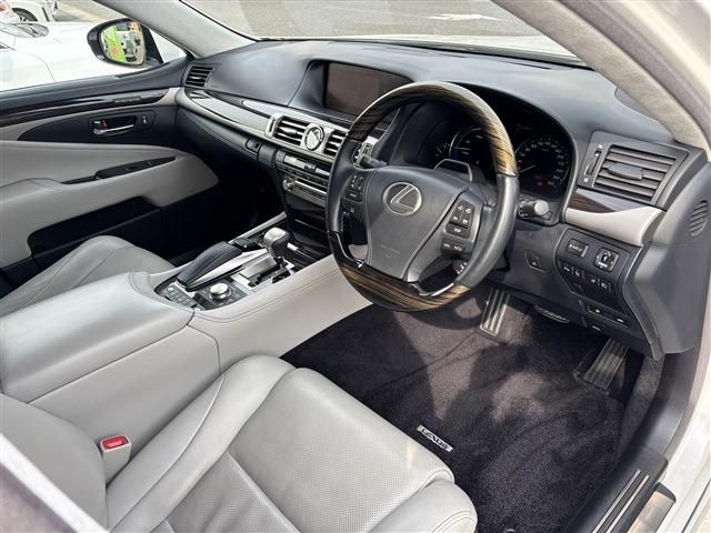 TOYOTA LEXUS LS600H 2013 Image 31