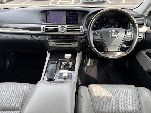 TOYOTA LEXUS LS600H 2013 Image 31