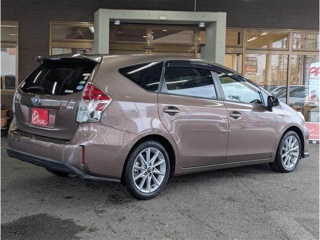 TOYOTA PRIUS ALPHA 2019 Image 31