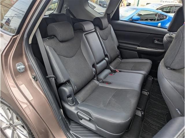 TOYOTA PRIUS ALPHA 2019 Image 31