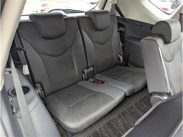 TOYOTA PRIUS ALPHA 2019 Image 31