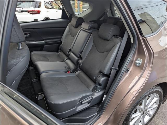 TOYOTA PRIUS ALPHA 2019 Image 31