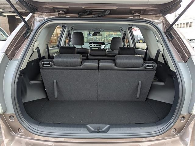 TOYOTA PRIUS ALPHA 2019 Image 31