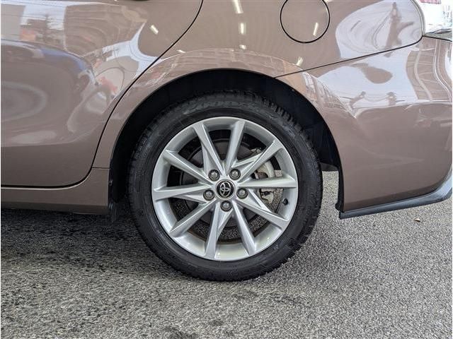 TOYOTA PRIUS ALPHA 2019 Image 31