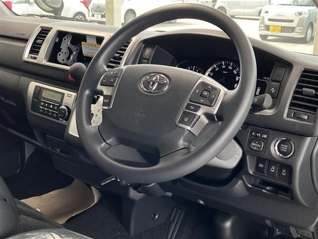 TOYOTA HIACE VAN 2WD 2025 Image 31