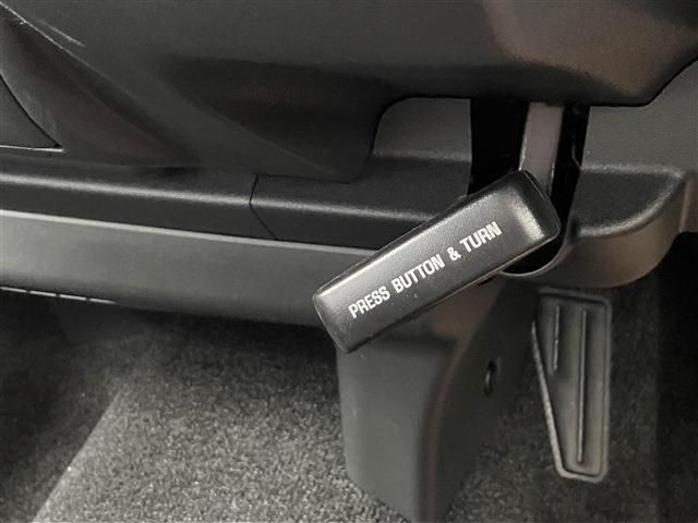 TOYOTA HIACE VAN 2WD 2025 Image 31