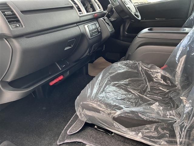 TOYOTA HIACE VAN 2WD 2025 Image 31