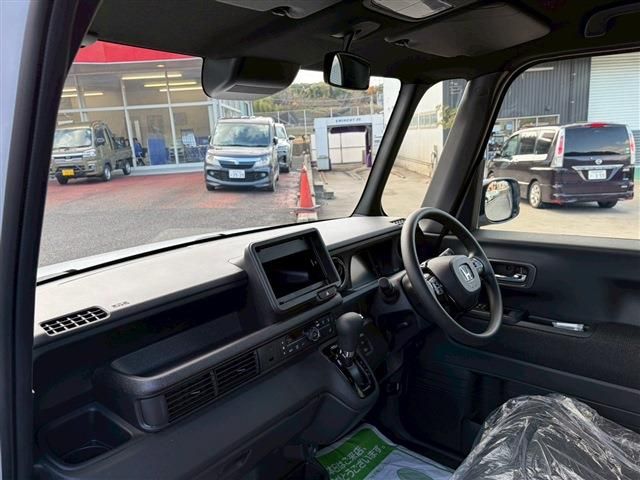 HONDA N BOX CUSTOM 2025 Image 31