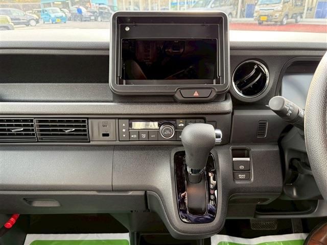 HONDA N BOX CUSTOM 2025 Image 31