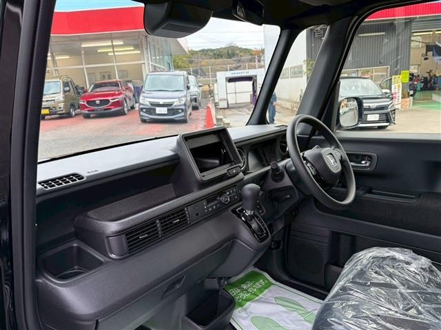 HONDA N BOX CUSTOM 2025 Image 31