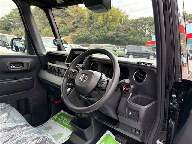 HONDA N BOX CUSTOM 2025 Image 31