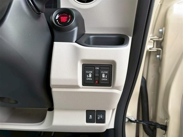 HONDA N BOX 2025 Image 31