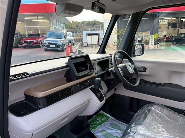 HONDA N BOX 2025 Image 31