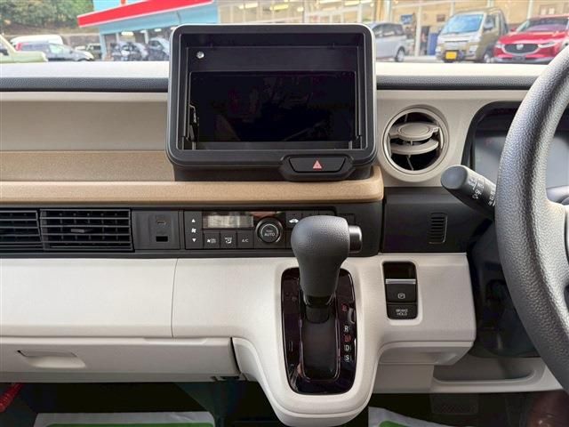 HONDA N BOX 2025 Image 31