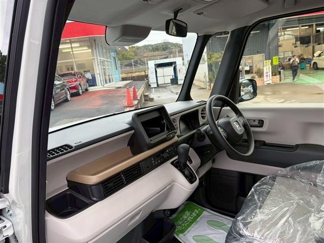 HONDA N BOX 2025 Image 31