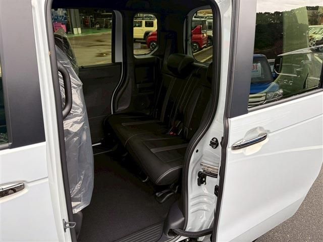 HONDA N BOX CUSTOM 2025 Image 31