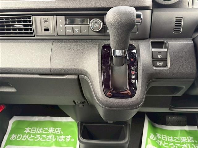 HONDA N BOX CUSTOM 2025 Image 31