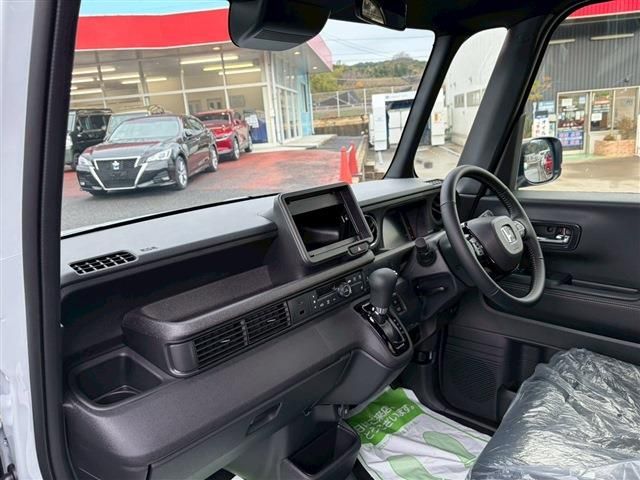 HONDA N BOX CUSTOM 2025 Image 31