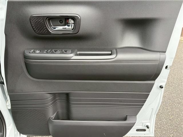 HONDA N BOX CUSTOM 2025 Image 31