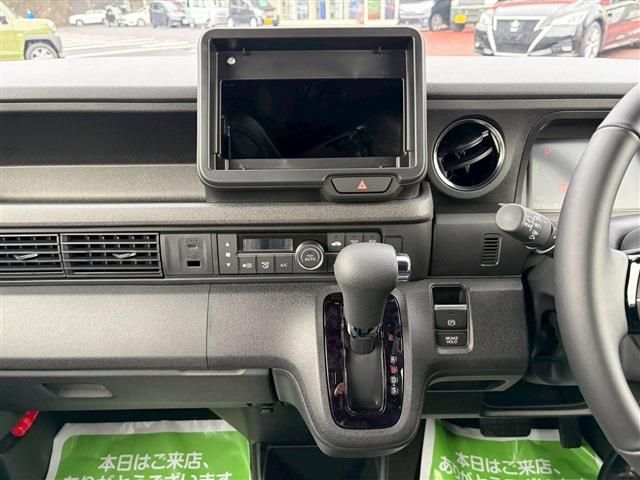 HONDA N BOX CUSTOM 2025 Image 31