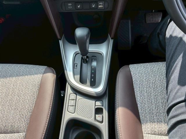 TOYOTA YARIS CROSS HYBRID 2024 Image 31