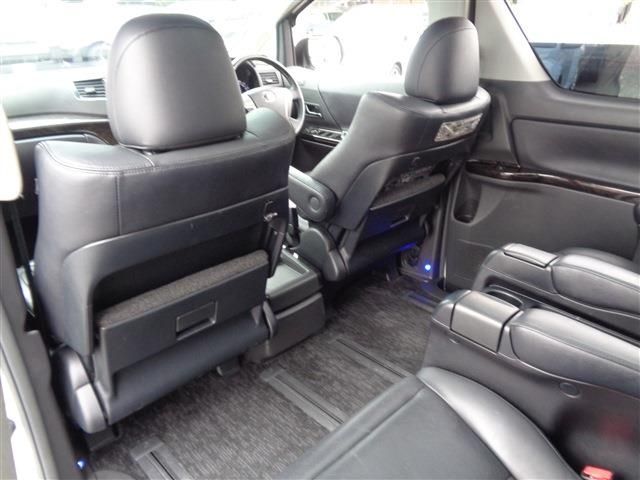 TOYOTA ALPHARD 2012 Image 31