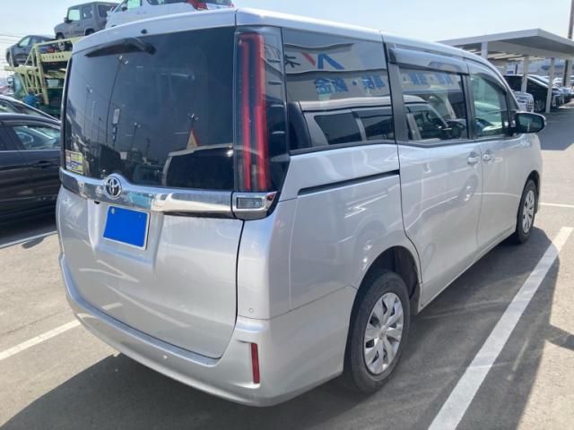 TOYOTA NOAH 4WD 2021 Image 31