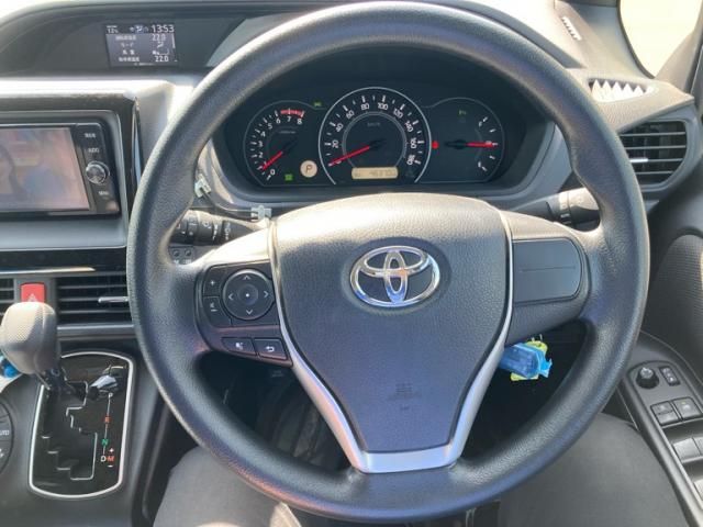 TOYOTA NOAH 4WD 2021 Image 31