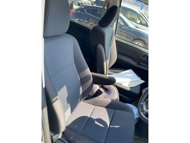 TOYOTA NOAH 4WD 2021 Image 31