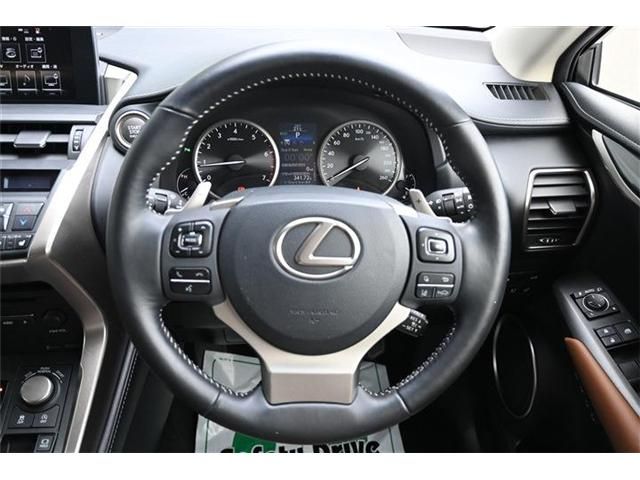 TOYOTA LEXUS NX200T 2016 Image 31
