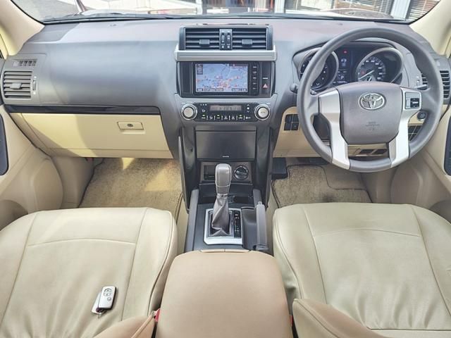 TOYOTA LANDCRUISER PRADO 2015 Image 31