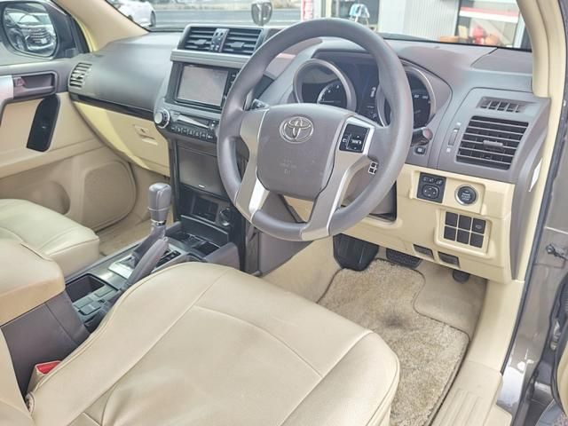 TOYOTA LANDCRUISER PRADO 2015 Image 31