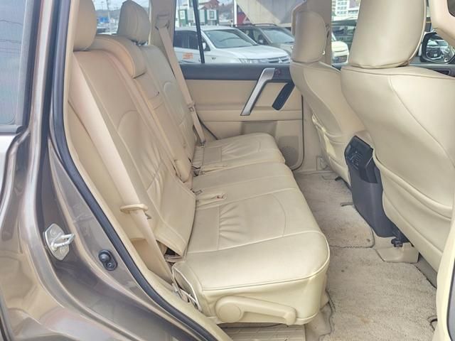 TOYOTA LANDCRUISER PRADO 2015 Image 31