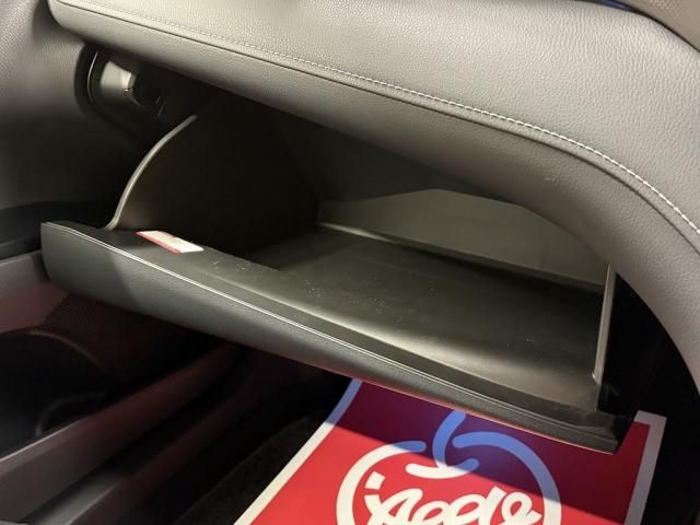 TOYOTA CAMRY HYBRID 2019 Image 31