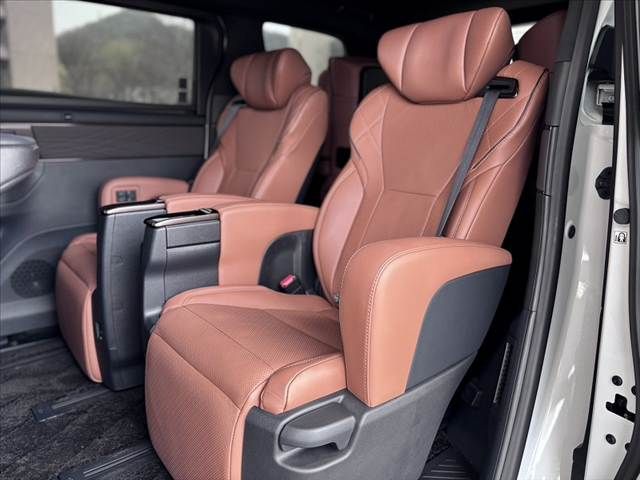 TOYOTA VELLFIRE 4WD 2024 Image 31