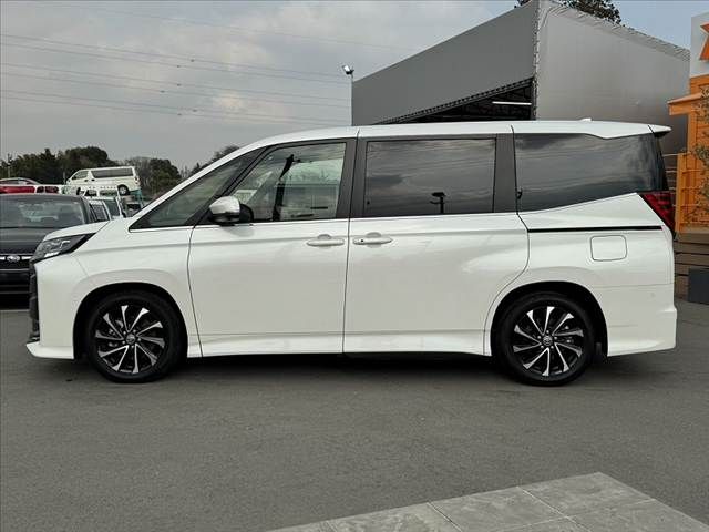 TOYOTA NOAH HYBRID 2024 Image 31