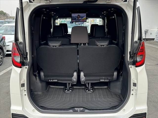 TOYOTA NOAH HYBRID 2024 Image 31