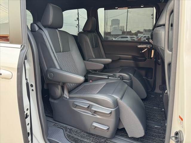 TOYOTA NOAH HYBRID 2024 Image 31