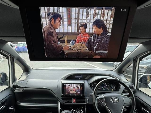 TOYOTA VOXY 2019 Image 31