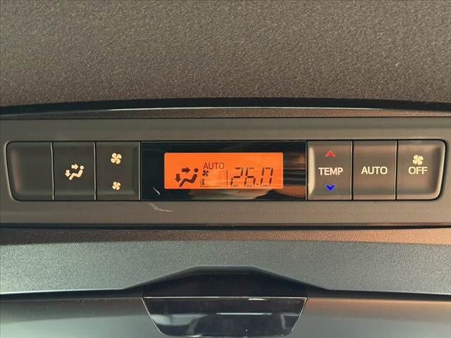 TOYOTA VOXY 2019 Image 31