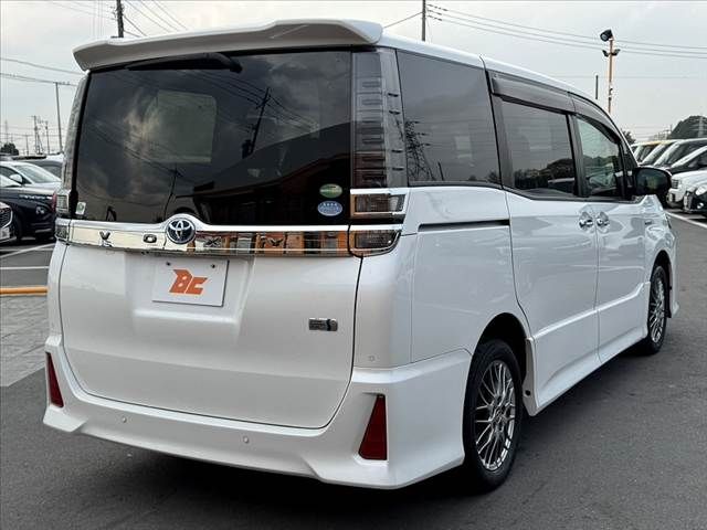 TOYOTA VOXY 2019 Image 31