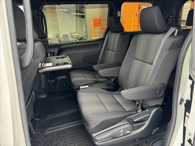 TOYOTA VOXY 2019 Image 31