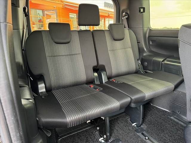 TOYOTA VOXY 2019 Image 31