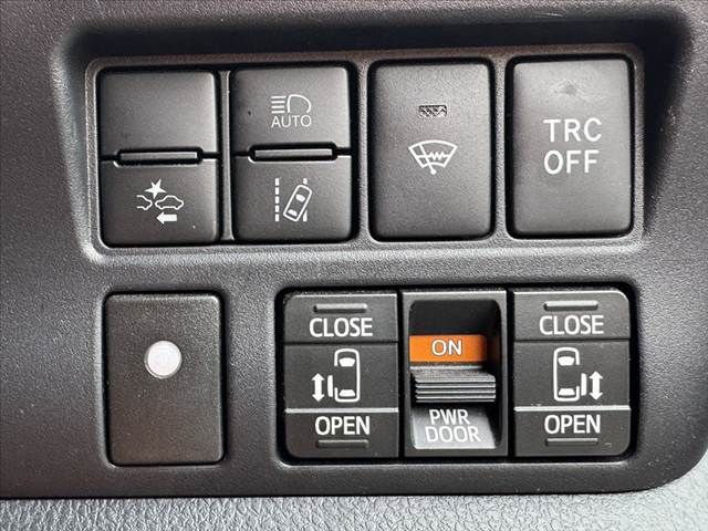 TOYOTA VOXY 2019 Image 31